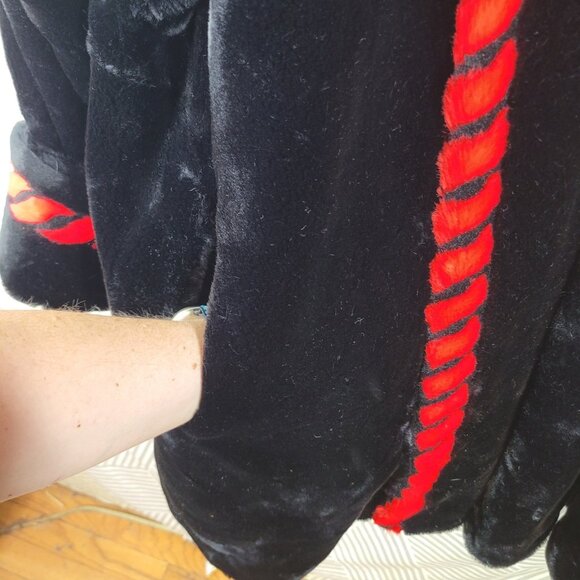 Vintage Faux Fur Coat Plus Size 3X 4X Black Red Long Warm Winter Alt Whimsigoth - Picture 5 of 11